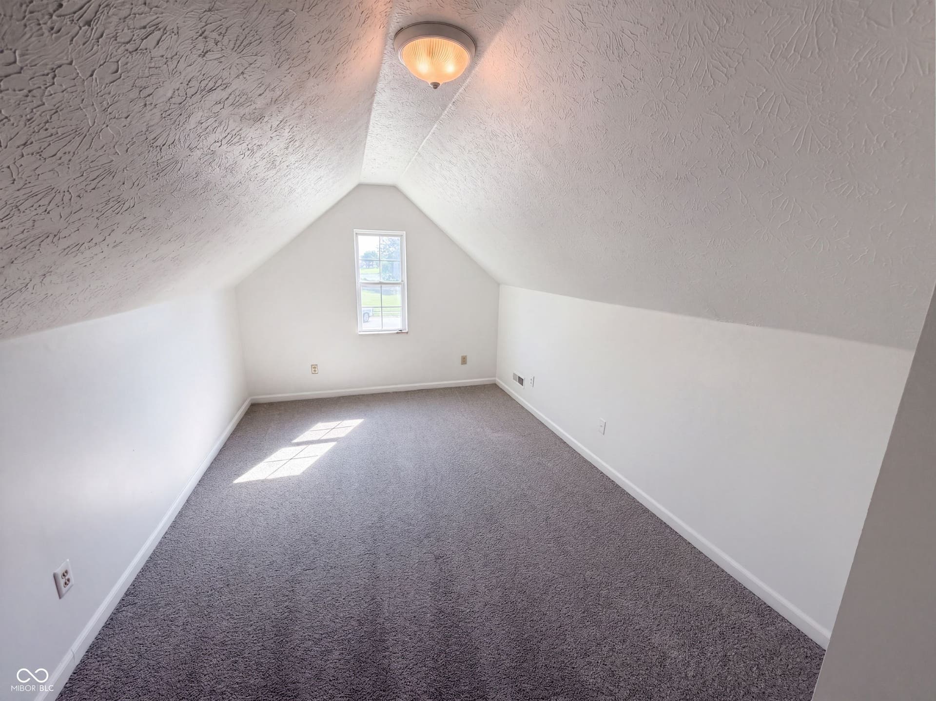 2018 Oakbrooke Court, Avon, IN 46123 2018 Oakbrooke Court, Avon, IN 46123