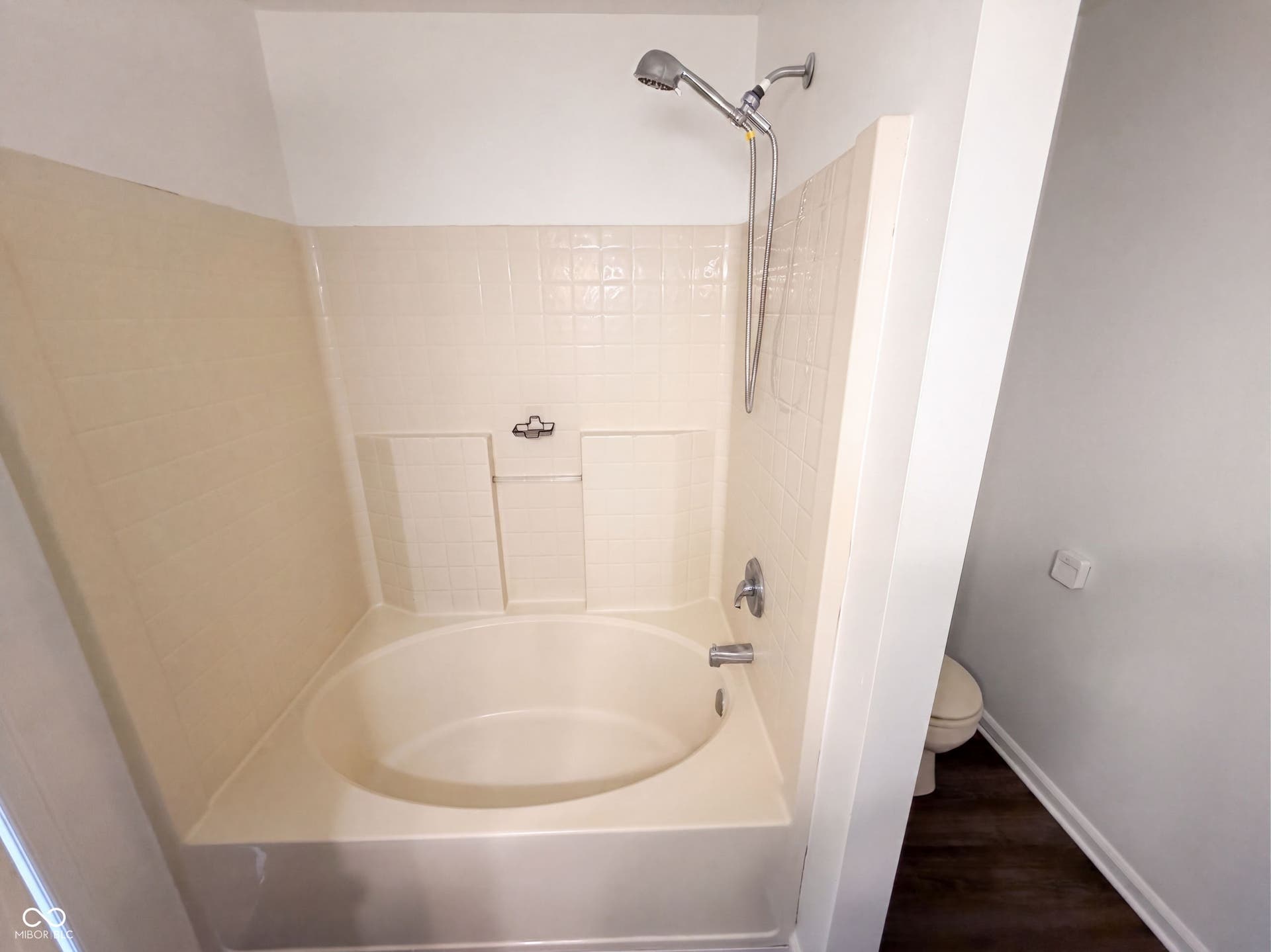 2018 Oakbrooke Court, Avon, IN 46123 2018 Oakbrooke Court, Avon, IN 46123