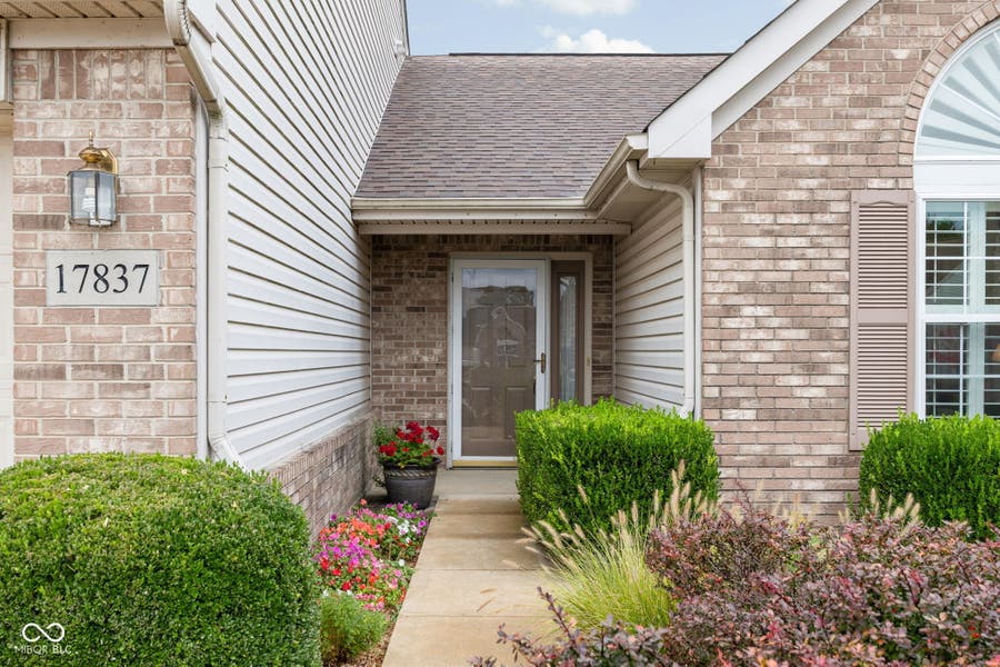 Property photo for 17837 Crown Pointe Court, Noblesville, IN