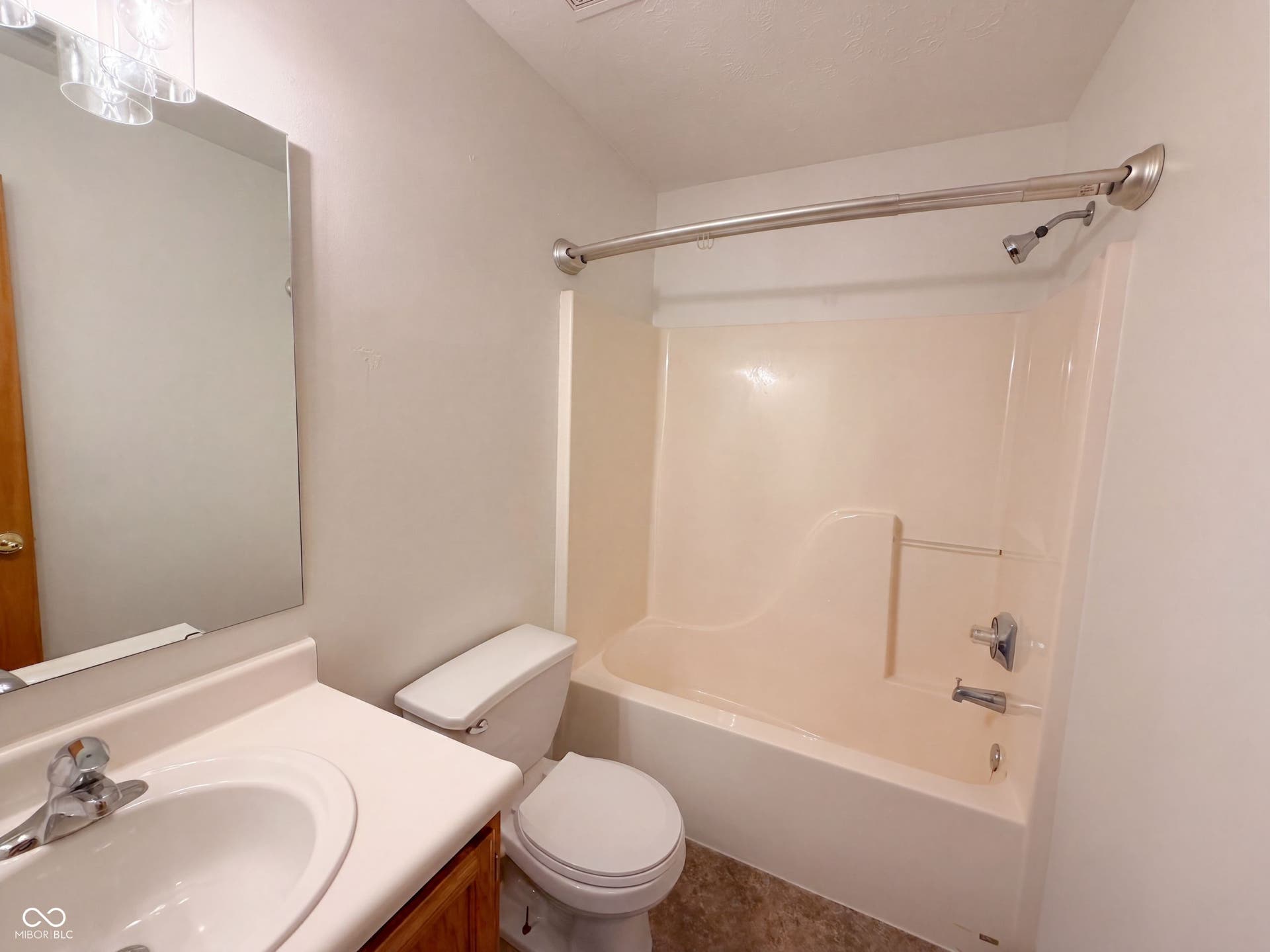 10048 Ironway Drive, Indianapolis, IN 46239