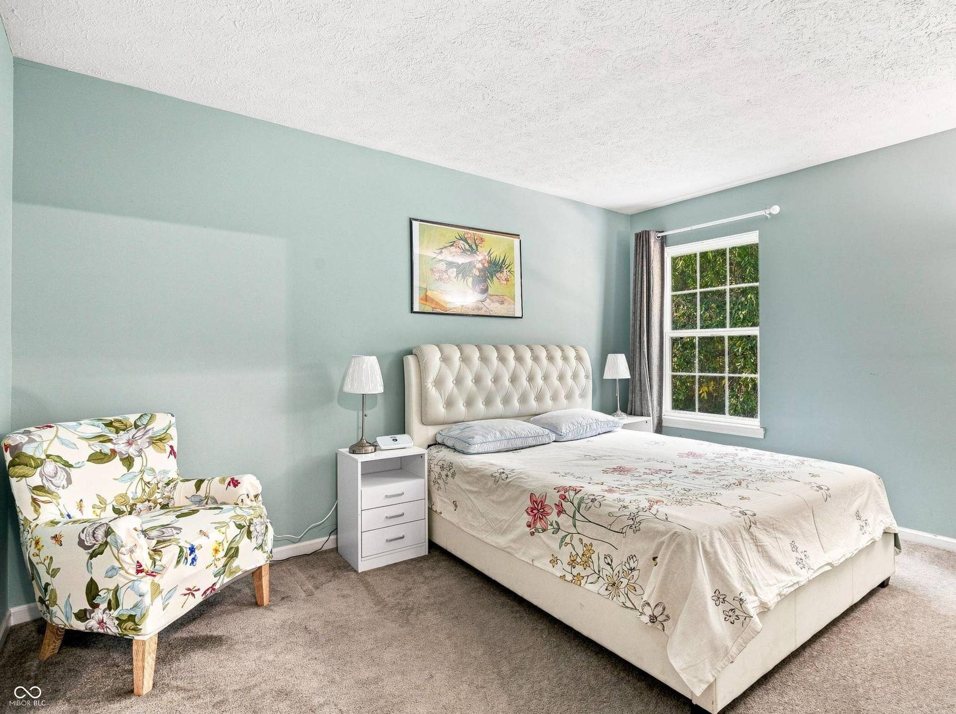 Guest bedroom #1