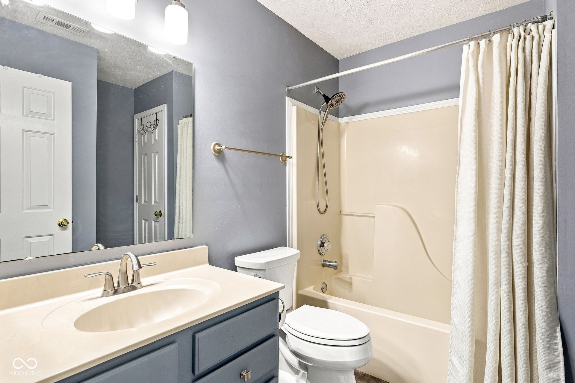 Upstairs hall bath