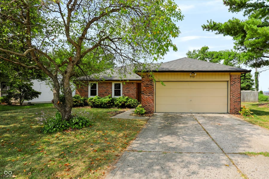 Property photo for 9562 Falkirk Drive, Indianapolis, IN