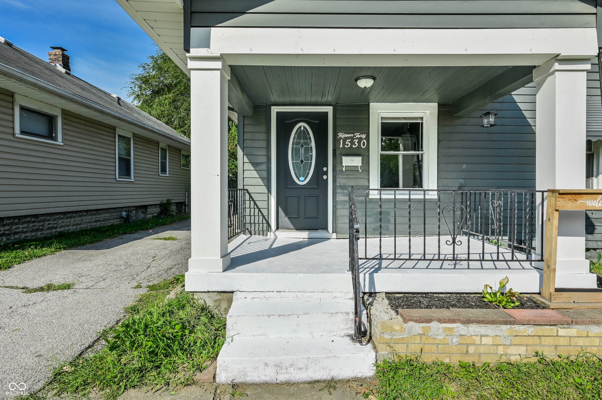 1530 Dawson Street, Indianapolis, IN 46203 Front porch