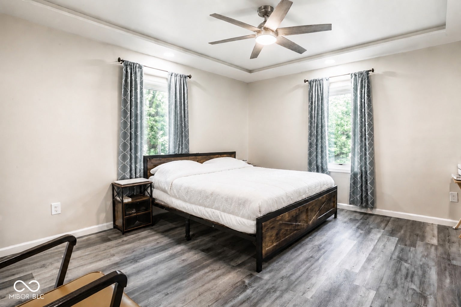 5145 Michigan Road, Indianapolis, IN 46228 Large Main floor guest room