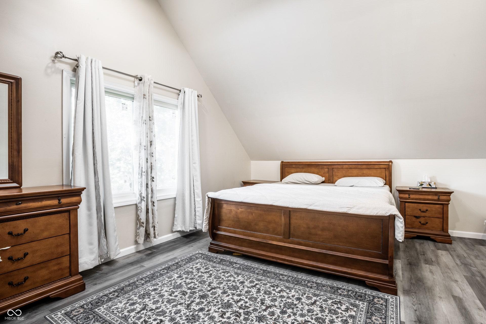 5145 Michigan Road, Indianapolis, IN 46228 Upper primary suite offers vaulted ceiling, large closet and luxurious bath.