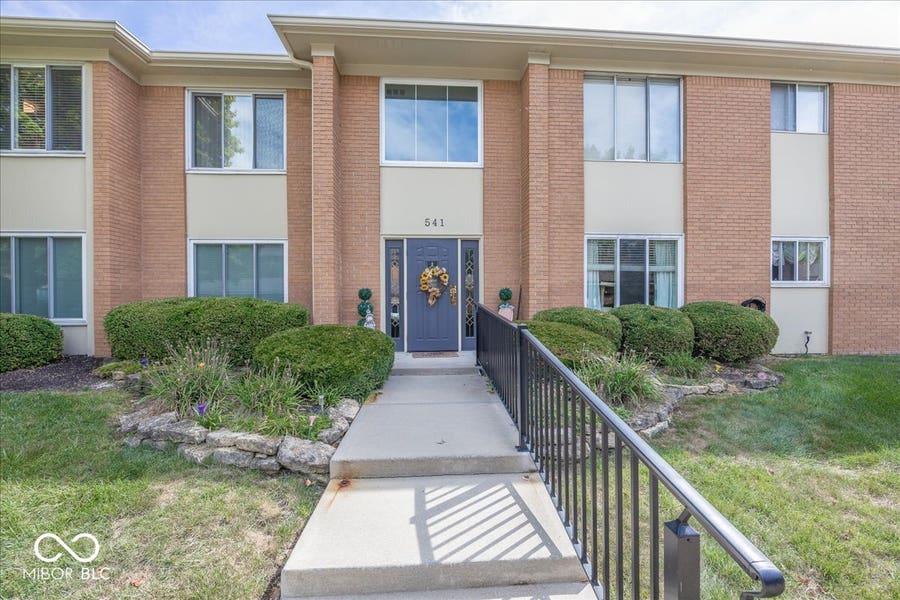 Property photo for 541 W Hunters Drive, Carmel, IN