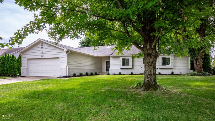 Property photo for 219 Andover Lane, Noblesville, IN