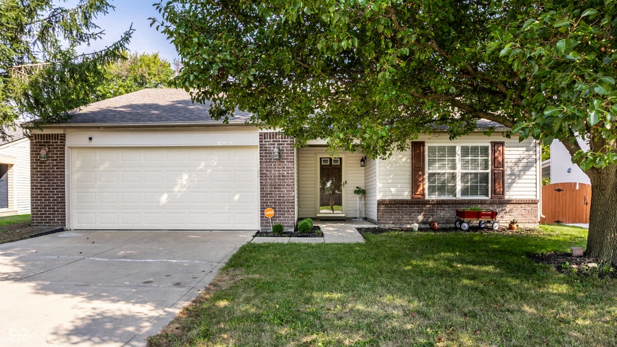 Property photo for 10890 Vanguard Lane, Indianapolis, IN
