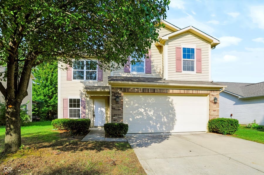 Property photo for 154 Thistlewood Drive, Greenfield, IN