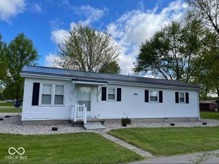 Property photo for 711 S Madison Street, Nappanee, IN