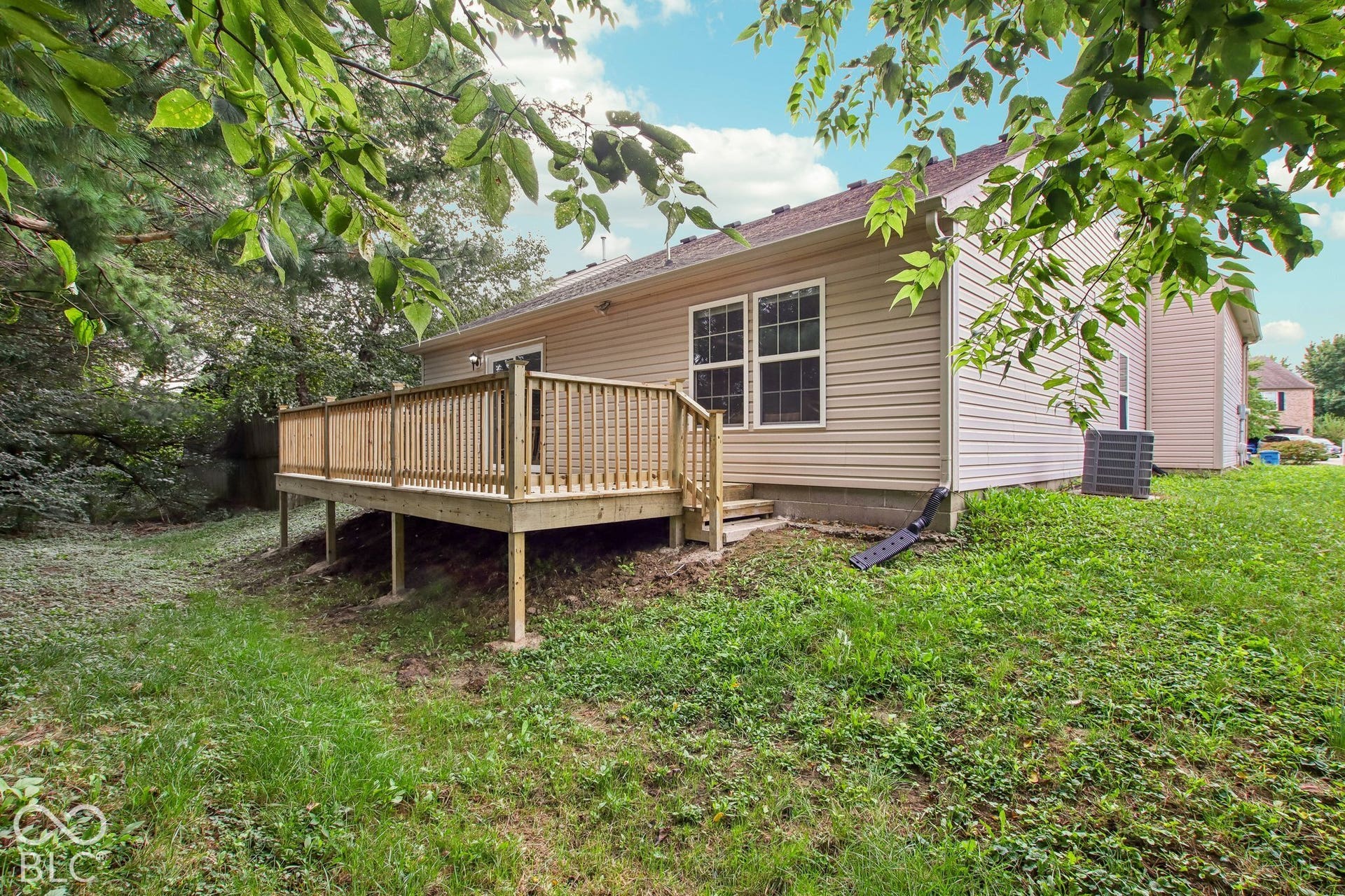 976 Webb Drive, Greenfield, IN 46140 976 Webb Drive, Greenfield, IN 46140