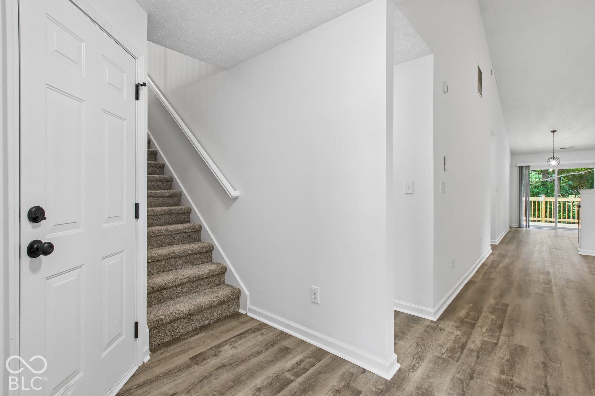 976 Webb Drive, Greenfield, IN 46140 976 Webb Drive, Greenfield, IN 46140