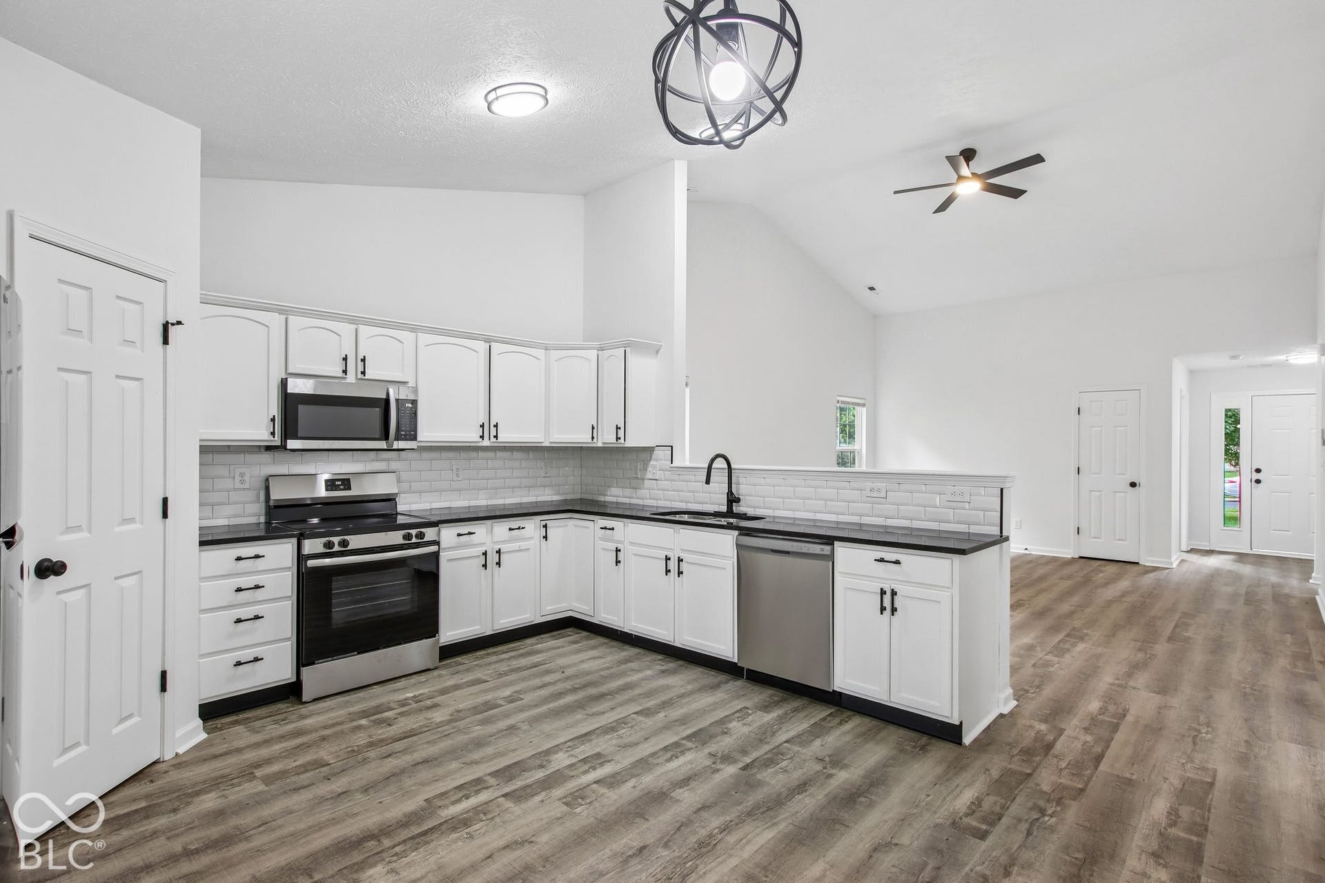 976 Webb Drive, Greenfield, IN 46140 976 Webb Drive, Greenfield, IN 46140