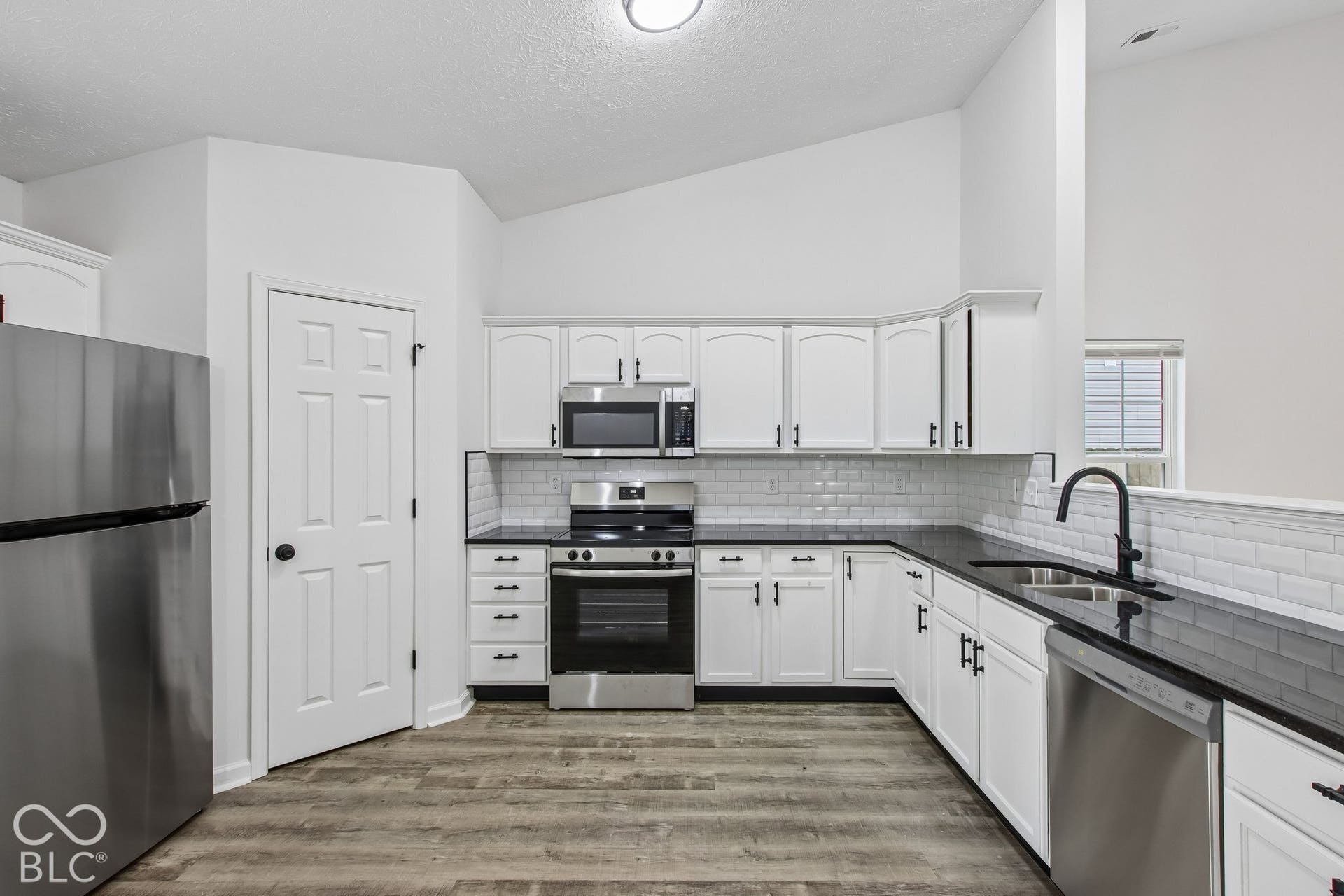 976 Webb Drive, Greenfield, IN 46140 976 Webb Drive, Greenfield, IN 46140