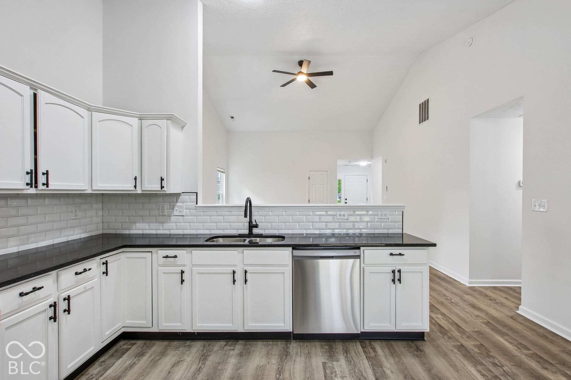 976 Webb Drive, Greenfield, IN 46140 976 Webb Drive, Greenfield, IN 46140