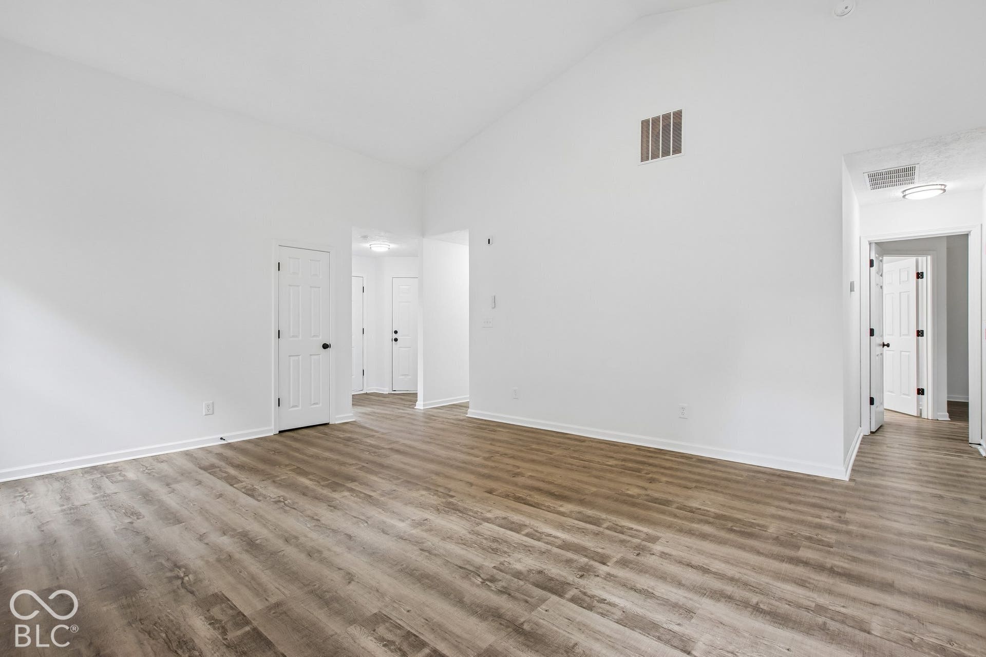 976 Webb Drive, Greenfield, IN 46140 976 Webb Drive, Greenfield, IN 46140