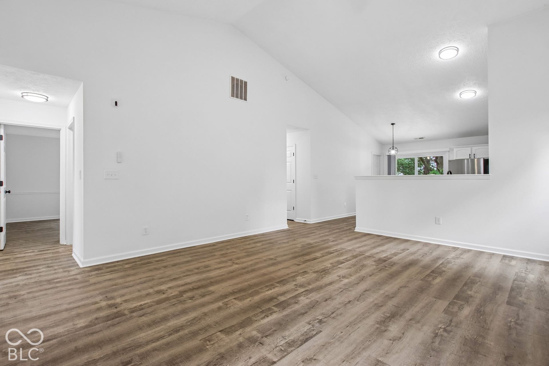 976 Webb Drive, Greenfield, IN 46140 976 Webb Drive, Greenfield, IN 46140