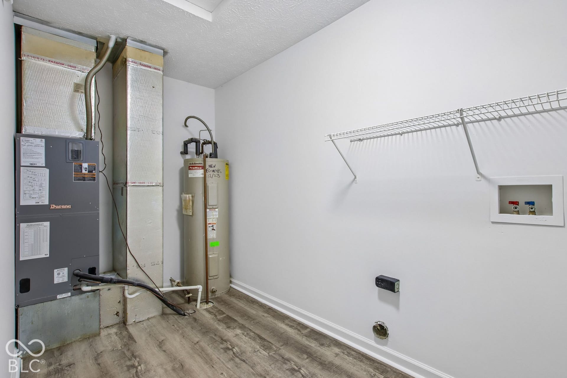 976 Webb Drive, Greenfield, IN 46140 976 Webb Drive, Greenfield, IN 46140
