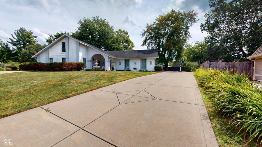 Property photo for 611 Sun Valley Court, Indianapolis, IN