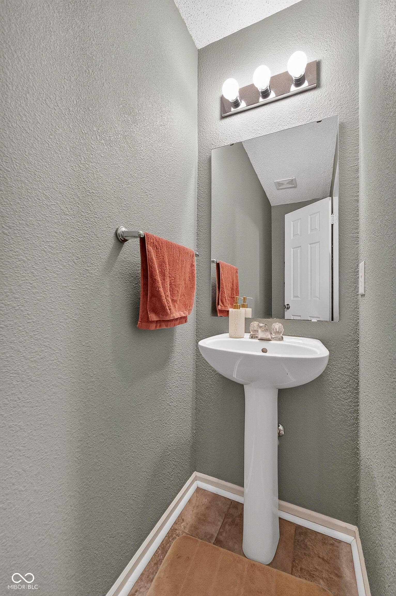 5641 Buck Drive, Noblesville, IN 46062
