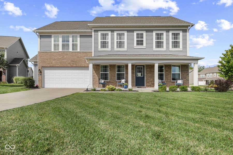 Property photo for 1304 Glen Canyon Drive, Greenwood, IN