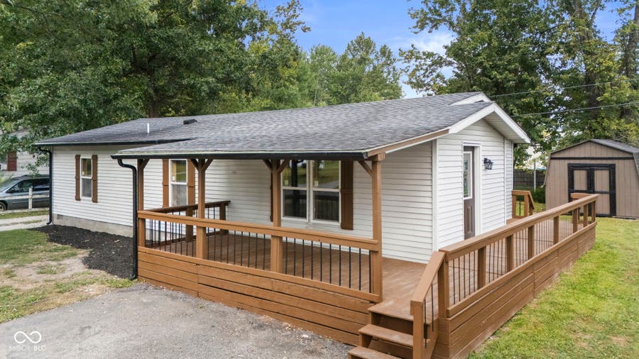 Property photo for 1212 W Kenwood Drive, Austin, IN