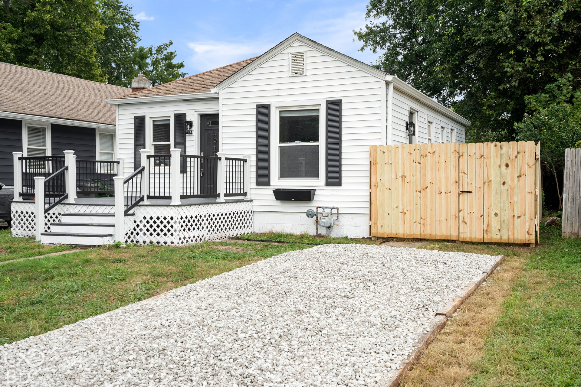 4911 Rosslyn Avenue, Indianapolis, IN 46205 Front Exterior