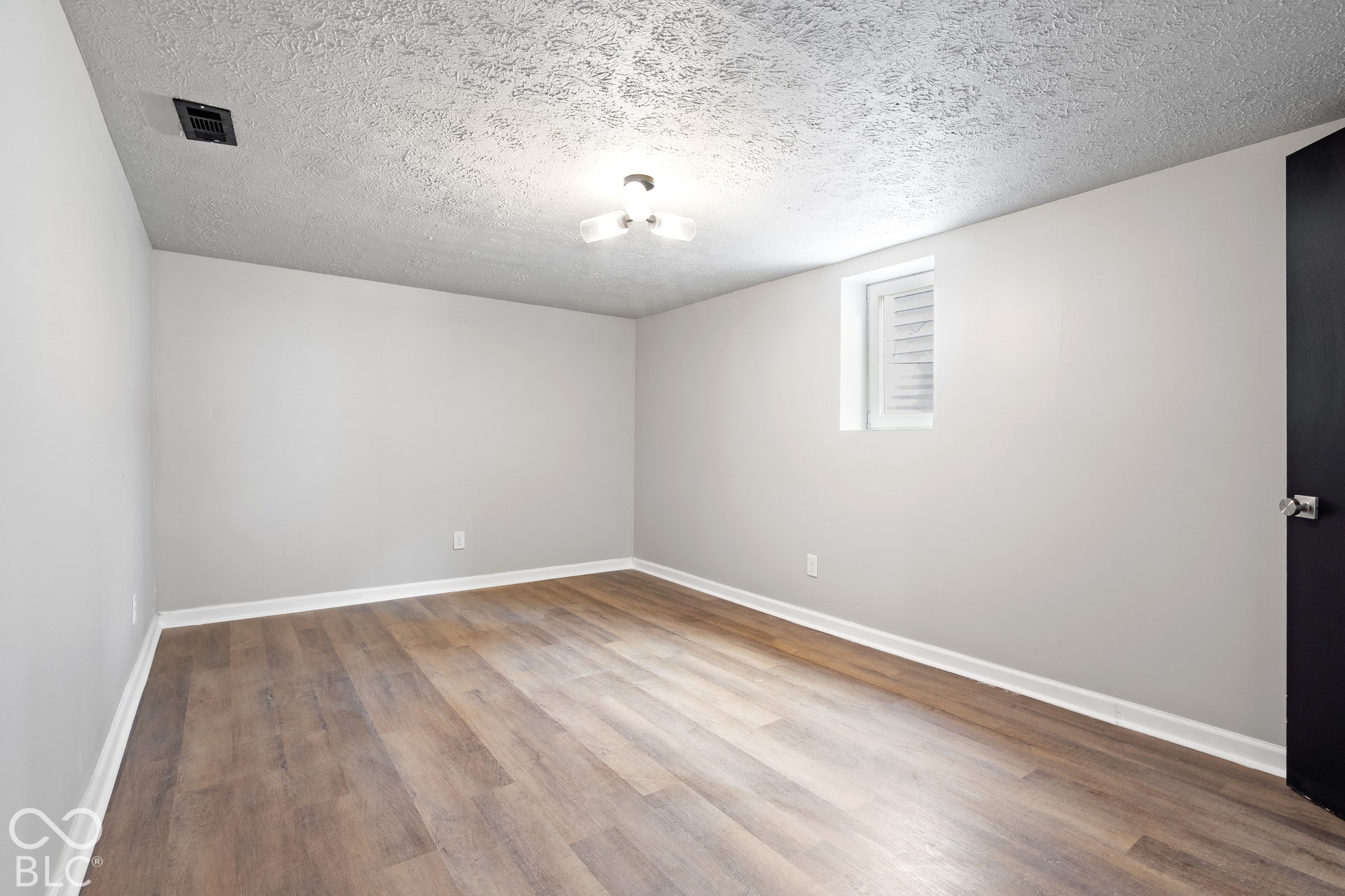 4911 Rosslyn Avenue, Indianapolis, IN 46205 Primary Bedroom
