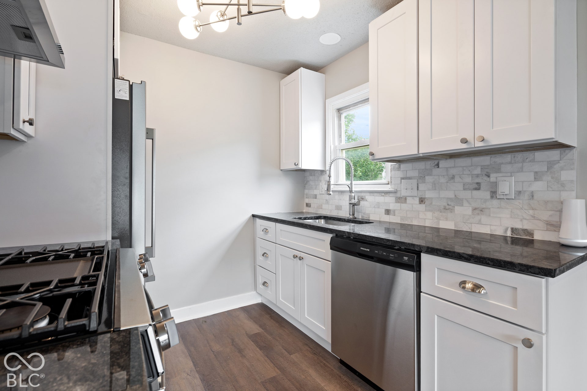 4911 Rosslyn Avenue, Indianapolis, IN 46205 Kitchen