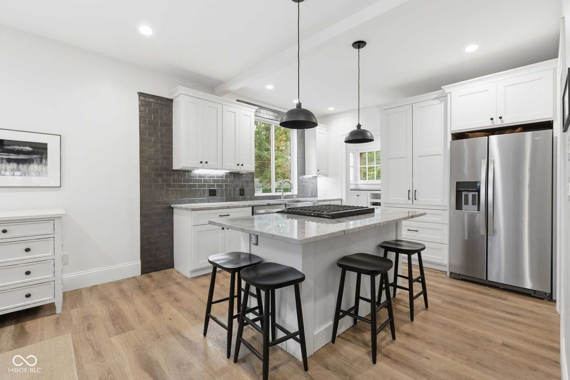 6654 N College Avenue, Indianapolis, IN 46220