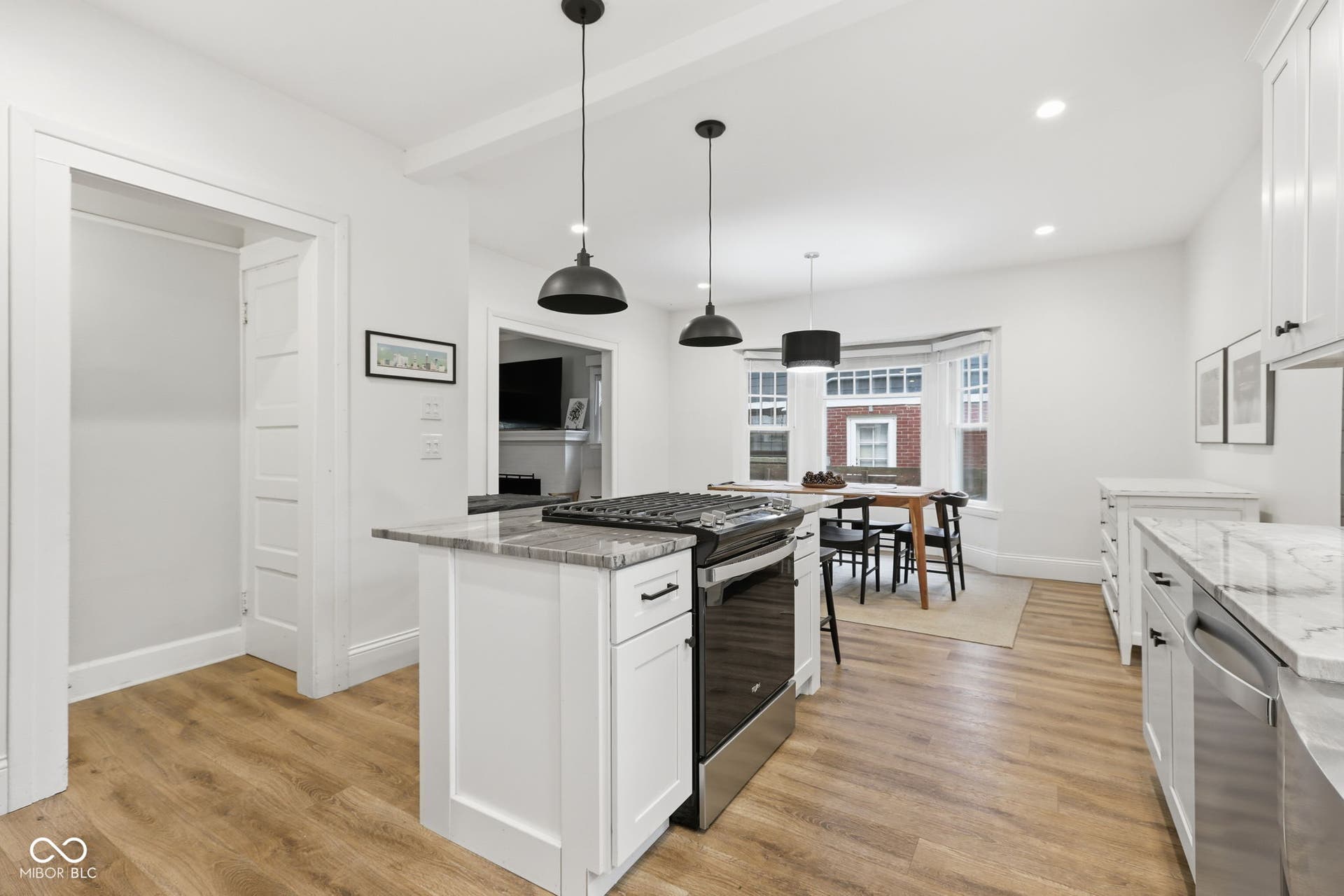 6654 N College Avenue, Indianapolis, IN 46220