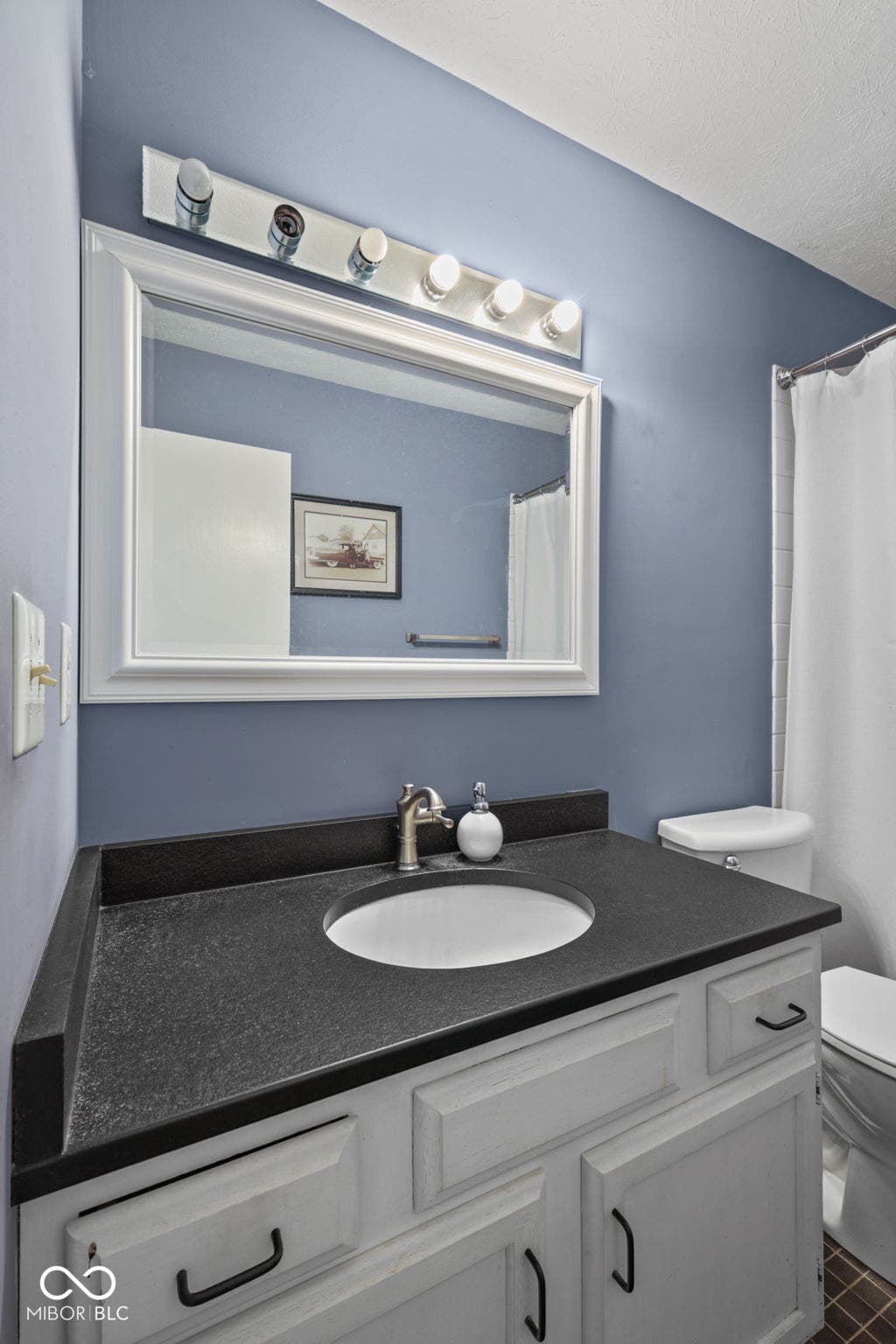 8051 Talliho Drive, Indianapolis, IN 46256