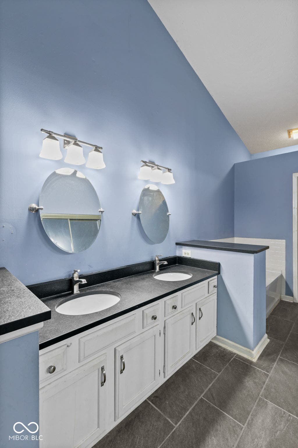 8051 Talliho Drive, Indianapolis, IN 46256