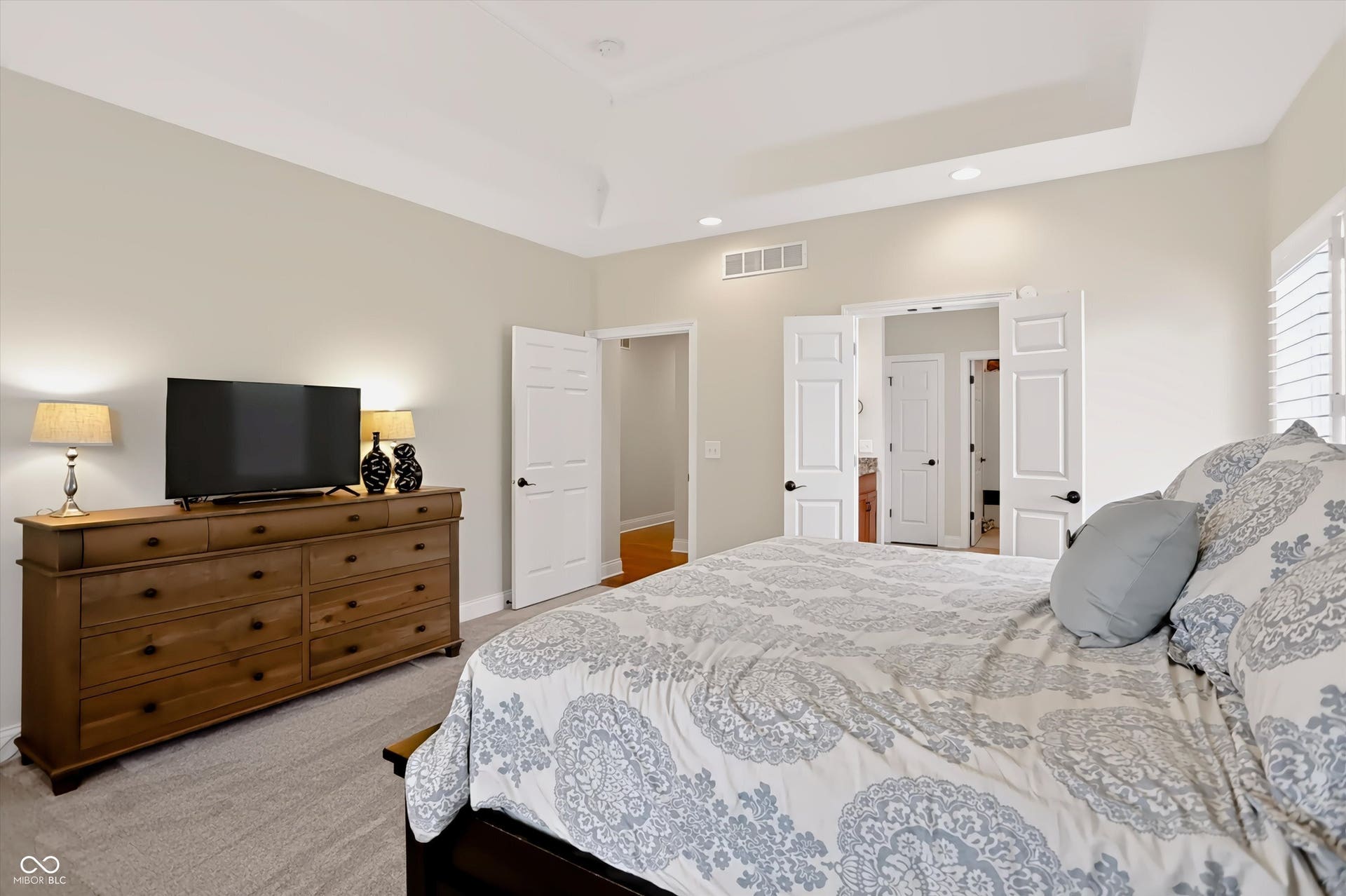 1812 Golden Field Drive, Greenwood, IN 46143