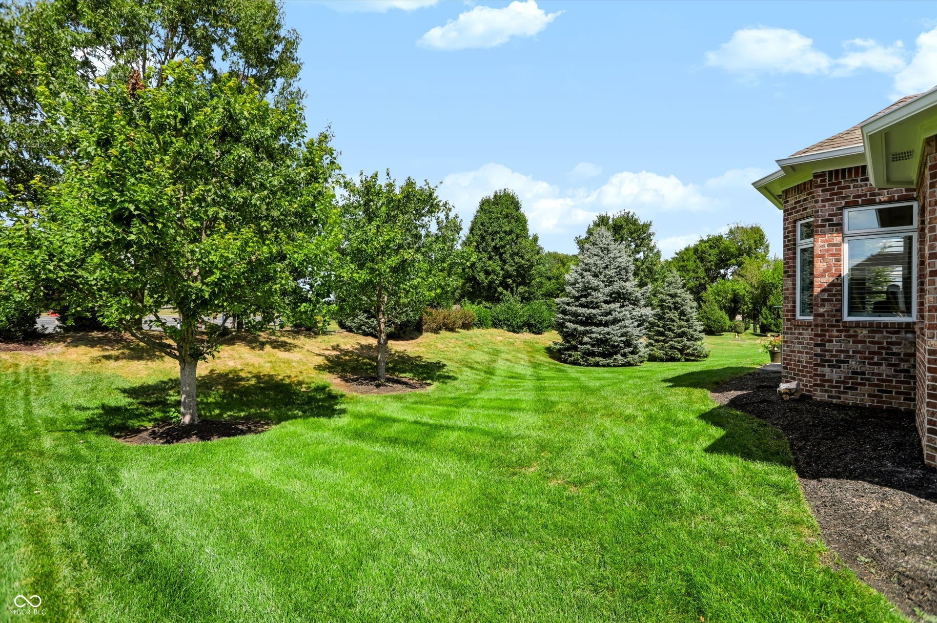 1812 Golden Field Drive, Greenwood, IN 46143
