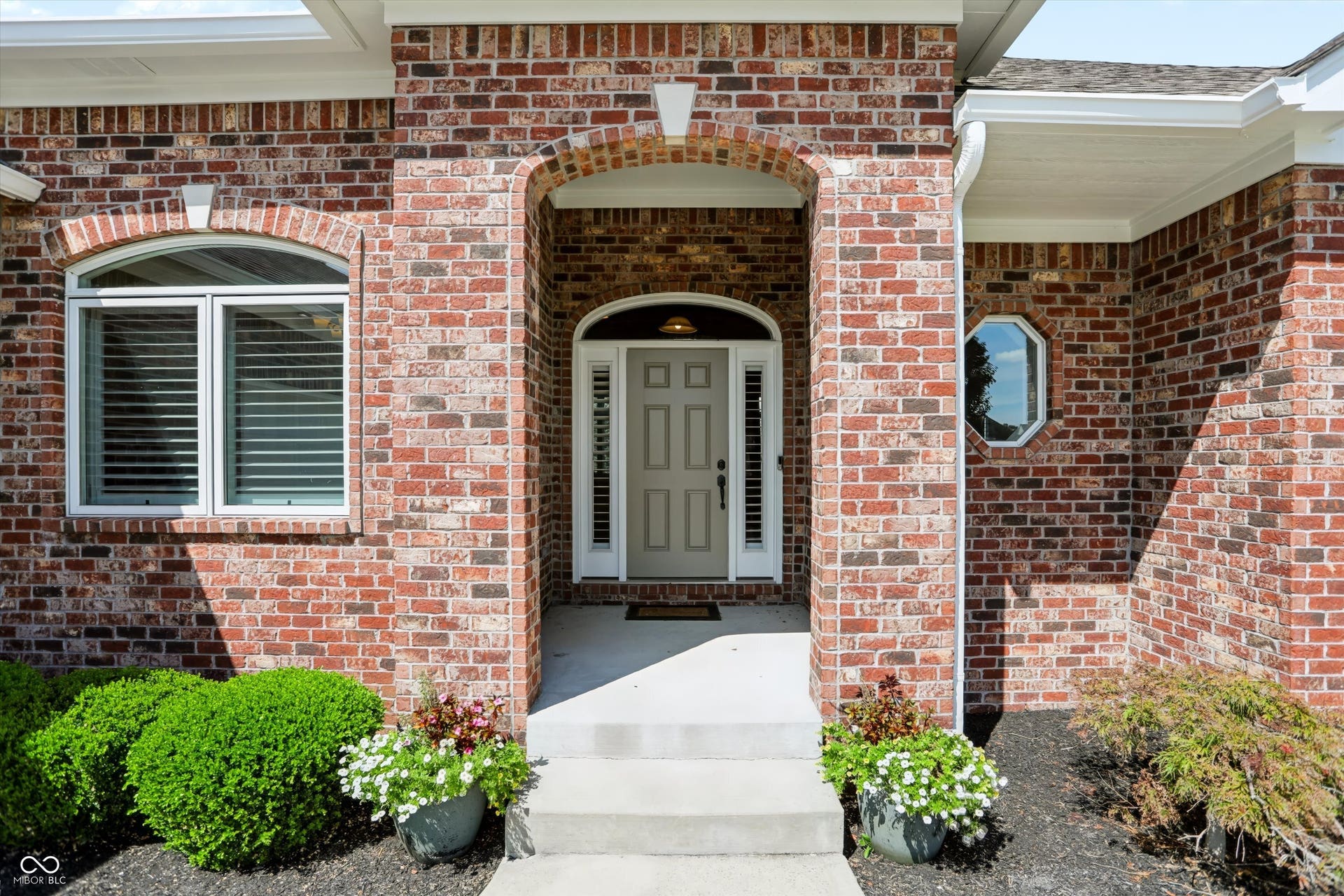 1812 Golden Field Drive, Greenwood, IN 46143