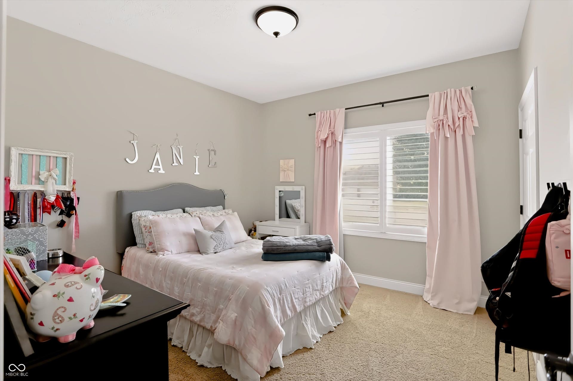 1812 Golden Field Drive, Greenwood, IN 46143