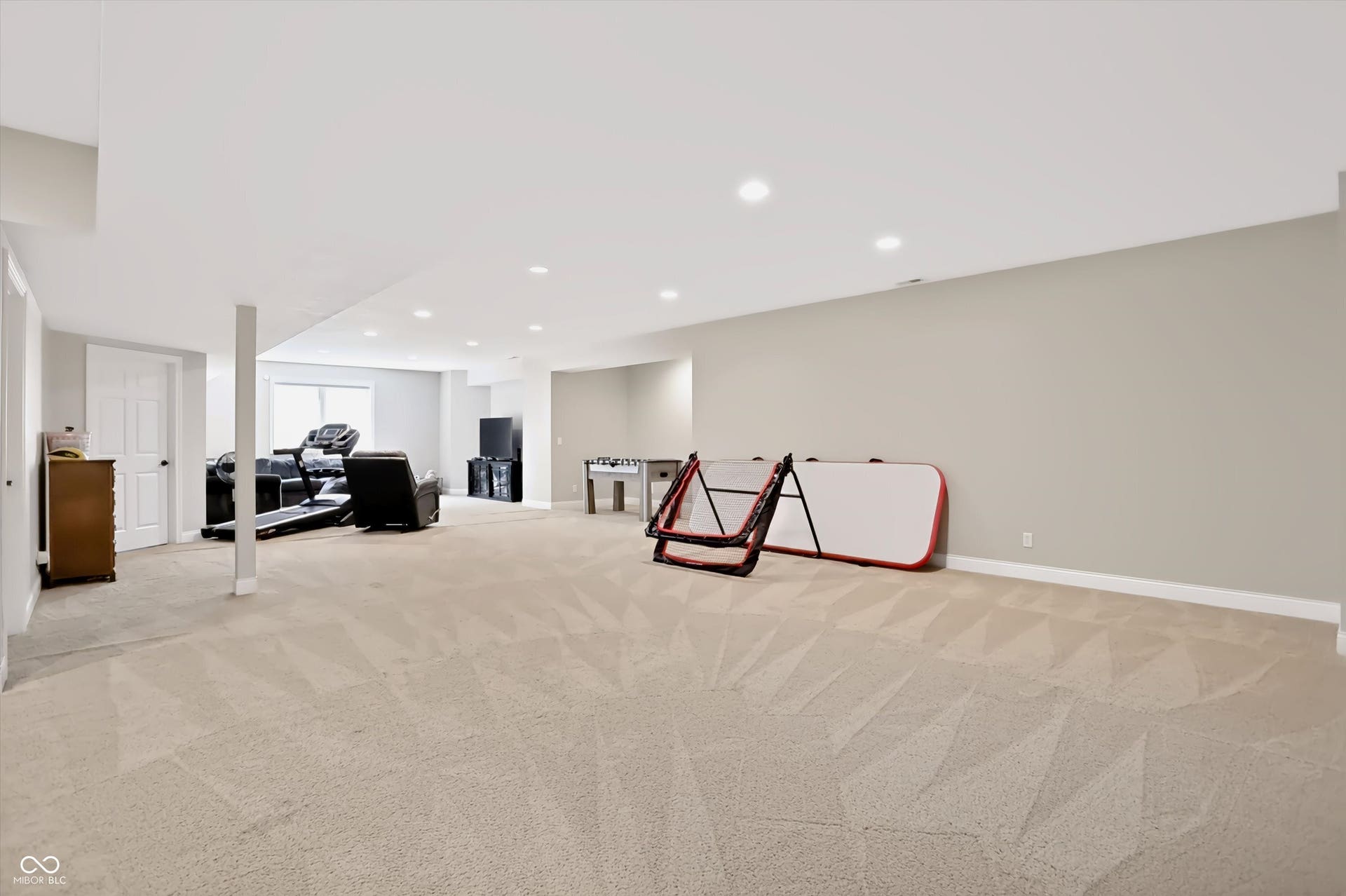 1812 Golden Field Drive, Greenwood, IN 46143