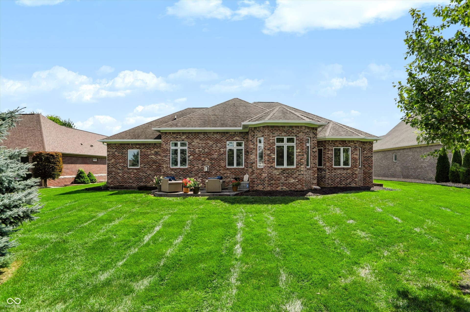 1812 Golden Field Drive, Greenwood, IN 46143