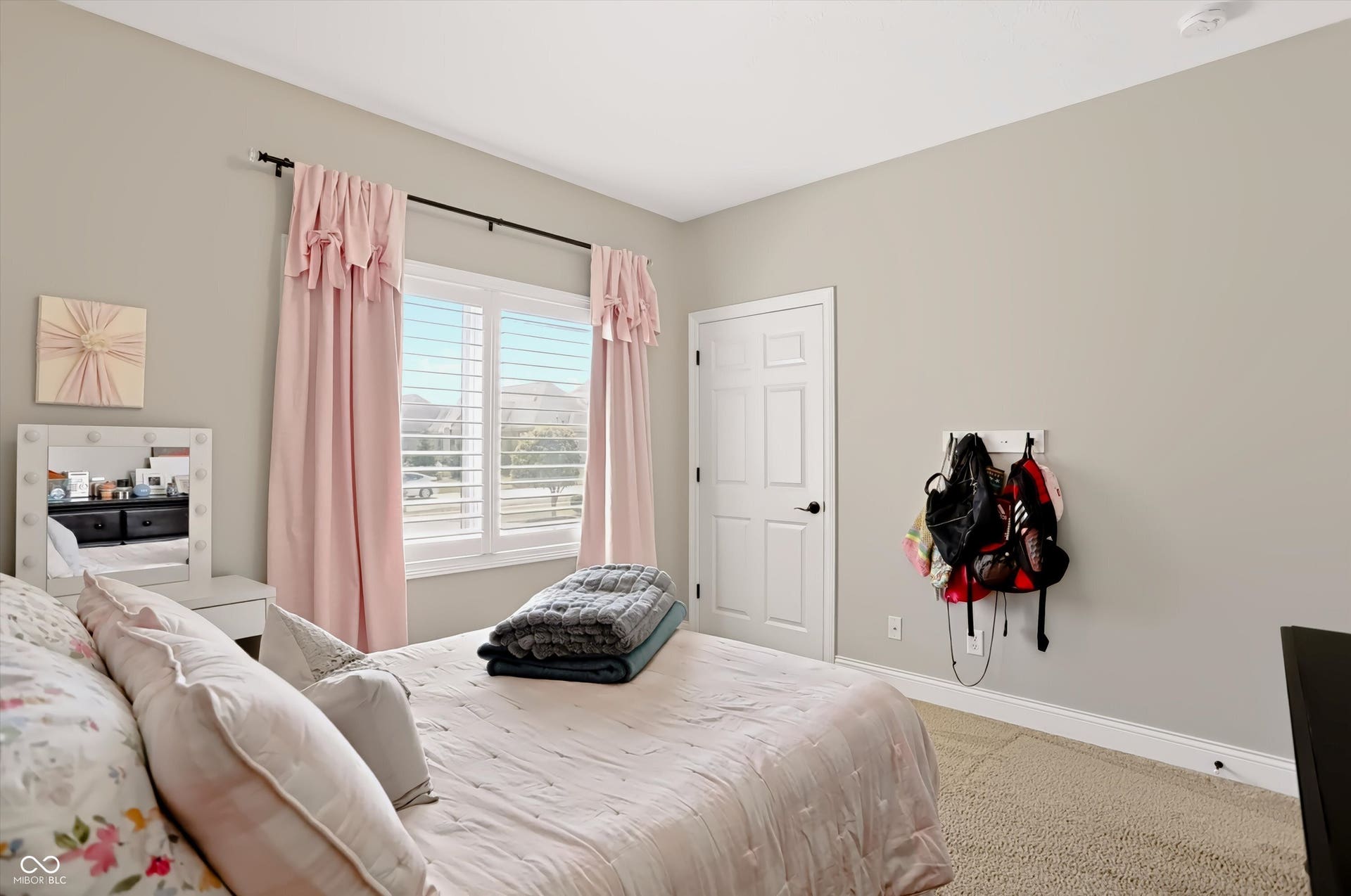 1812 Golden Field Drive, Greenwood, IN 46143