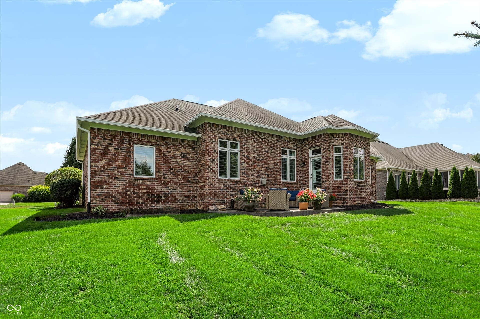 1812 Golden Field Drive, Greenwood, IN 46143
