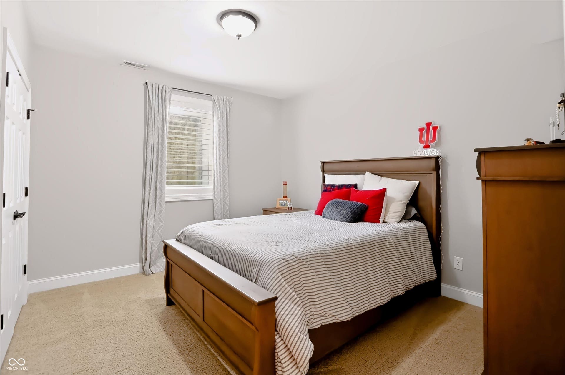 1812 Golden Field Drive, Greenwood, IN 46143