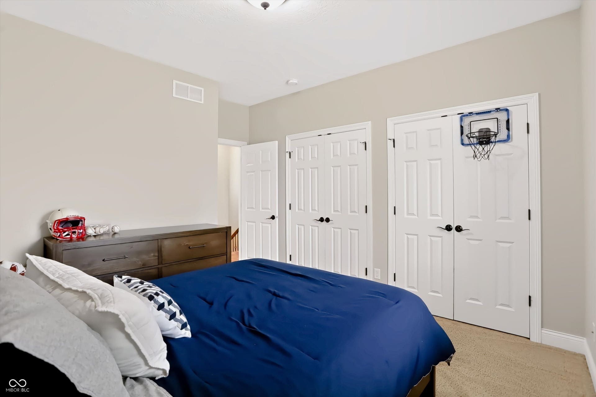 1812 Golden Field Drive, Greenwood, IN 46143