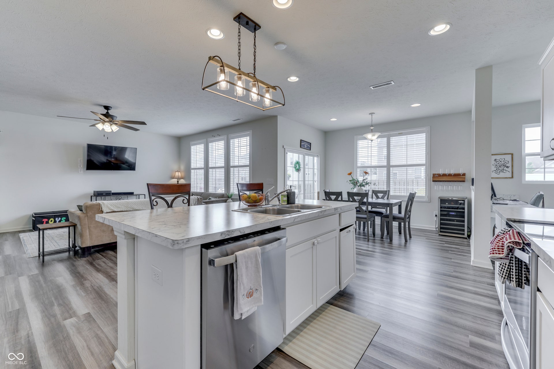 6609 Harvest Moon Lane, Whitestown, IN 46075