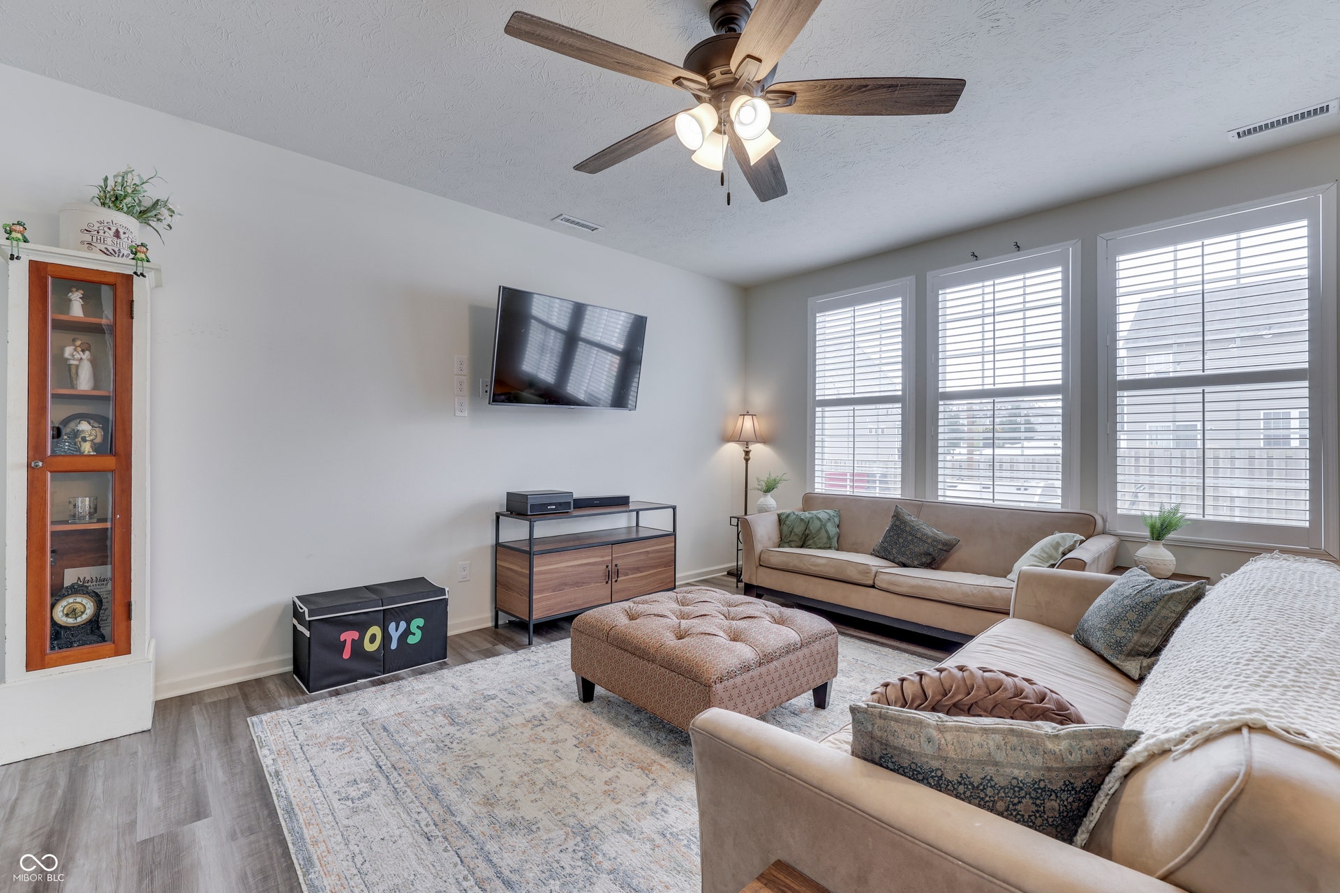 6609 Harvest Moon Lane, Whitestown, IN 46075