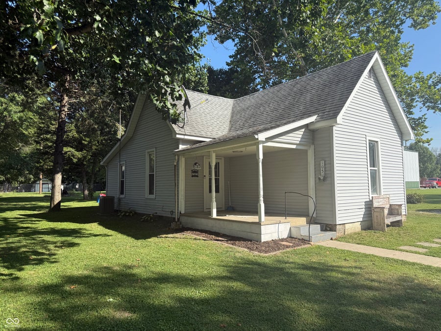 Property photo for 105 S Walnut Street, Roachdale, IN