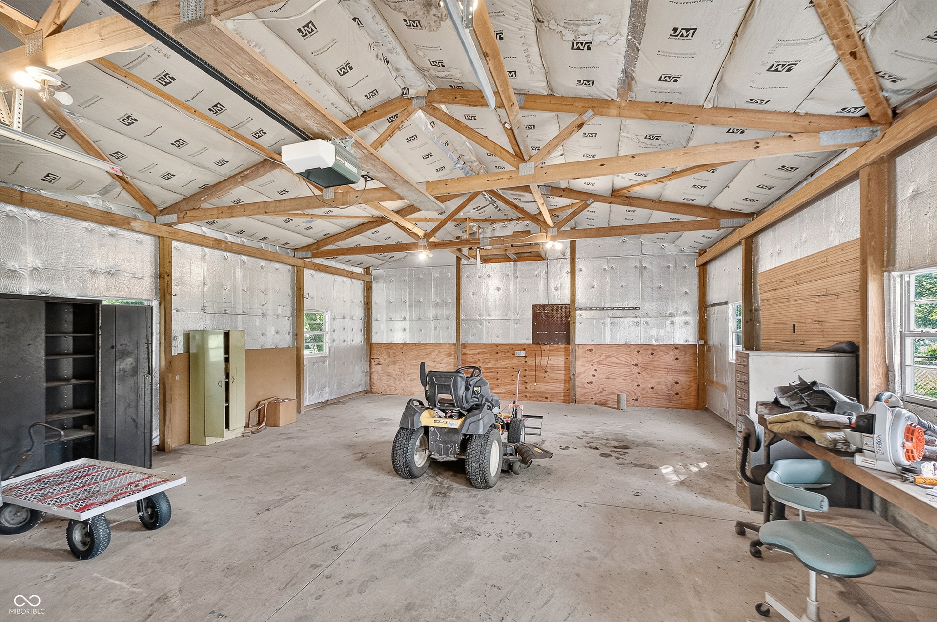 Inside view of Pole Barn - Pic #2