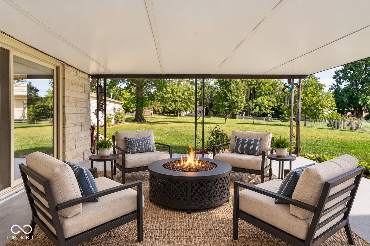 Virtually Altered - Patio Pic #2 - Virtually Staged