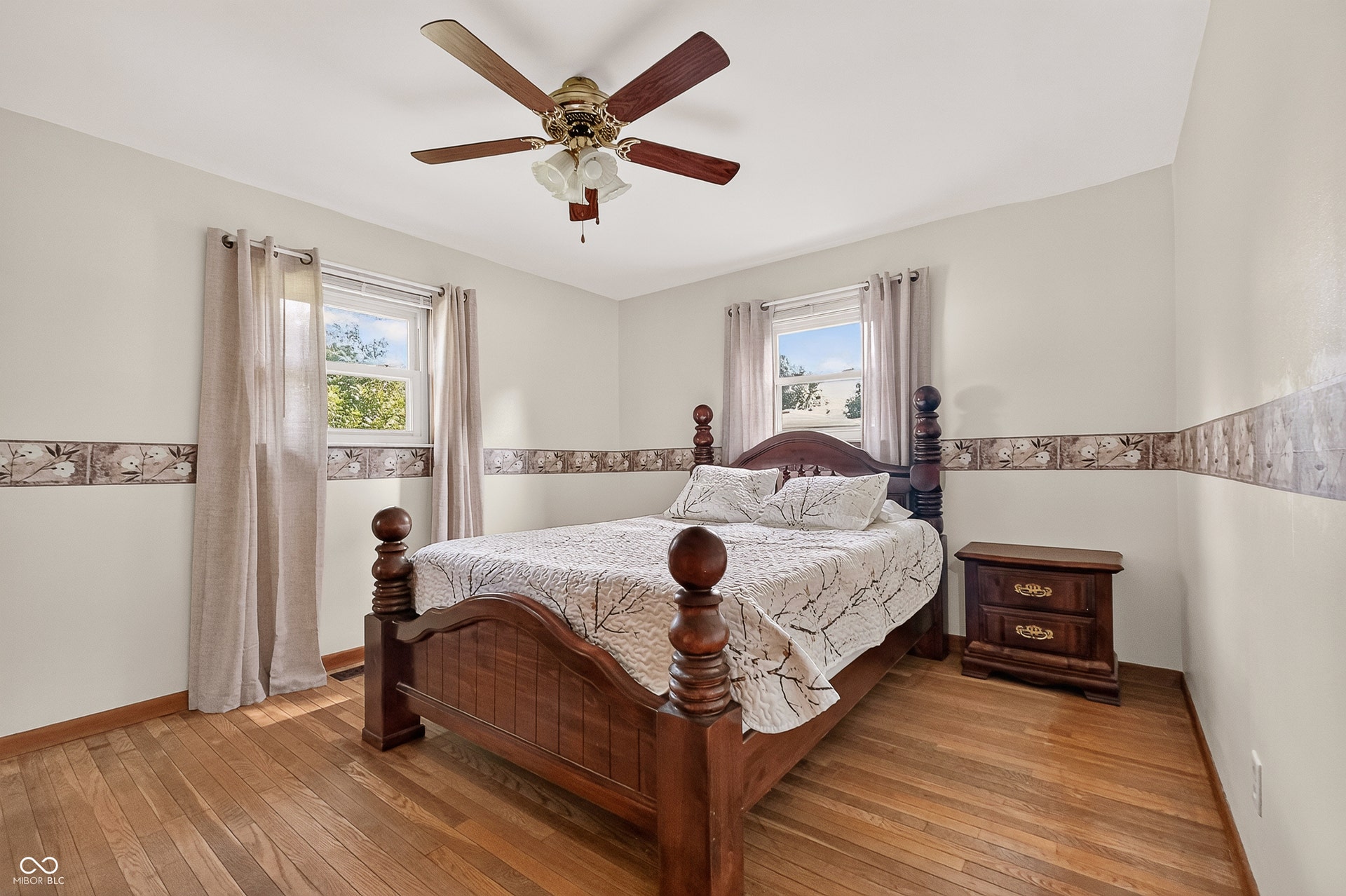 Primary Bedroom Pic #1